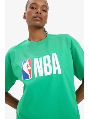 Die Grup DEFACTO%100 Pamuk Nba Wordmark Oversize Tişört X2993AZ25SM