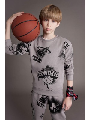 Die Grup Defacto Nba Current Teams Bisiklet Yaka Sweatshirt Erkek Çocuk Y4130A624WN