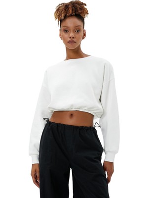Die Grup Koton Kadın 4WAL10107IK Bisiklet Yaka Beli Ribanalı Uzun Kollu Crop Sweatshirt, Ekru (010), L