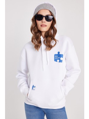 Die Grup Tudors Kapüşonlu Sweatshirt Oversize Geniş Kesim Içi Polarlı Baskılı, M, SW250027, Beyaz, Kadın