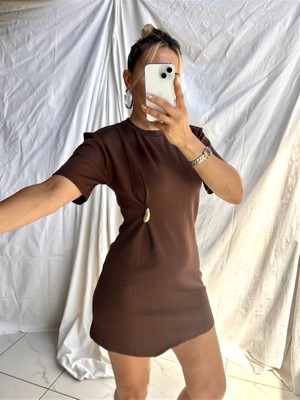 Gözde Tasarım Butik Kadın Kahverengi Broş Tokalı Bisiklet Yakalı Süper Mini Penye Elbise