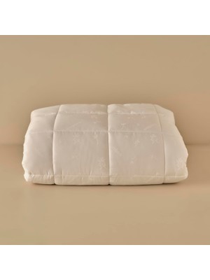 Hakay Bella Maıson Premium Çiçek Desenli Dış Kumaş:%30 Bambu%70 Pamuk/iç Dolgu:%30 Bambu%70 Polyester Yorgan, Beyaz, Çift Kişilik (195X215 Cm)