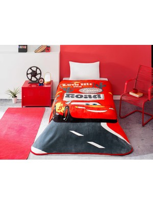 Hakay Taç Disney Cars Road Çizgi Film Karakteri Pamuk-Polyester Karışım Battaniye, Kırmızı, Beyaz, Siyah, Tek Kişilik