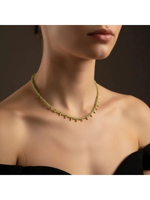 G&A Jewels Doğal Peridot Boncuklu Kolye | Zarif 925 Ayar Gümüş & Altın Kaplama Charm'lı | Kadınlar İçin Doğal Taş Takı, Hediye