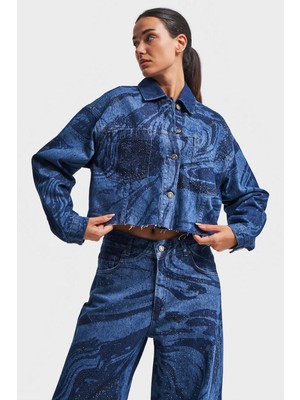 It's Basic Kadın Mavi Renk Parlak Taş Detaylı Crop Fit Denim Ceket
