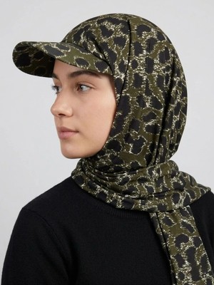 Flora Tekstil Şapkalı Boneli Hazır Şal - Leopar Desen - Hijab Üstü Kullanılabilen Havuz Deniz Bone - Esnek Kumaş