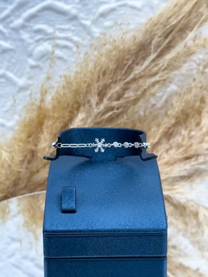 Livora Jewelry 925 Ayar Gümüş Zirkon Taşlı Su Yolu Yarım Kar Tanesi Zarif Işıltılı Spor Kadın Bileklik