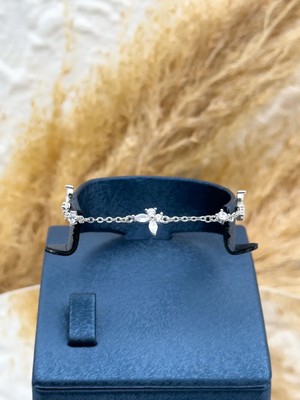 Livora Jewelry 925 Ayar Gümüş Zirkon Taşlı Ince Zamansız Zarafet Kadın Bileklik