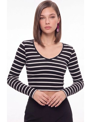 Cemo Çizgili V Yaka Ribana Crop Bluz