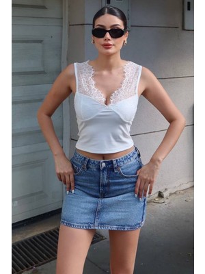 Kechi Woman Dalgıç Kumaş Dantel Detaylı Crop — Beyaz