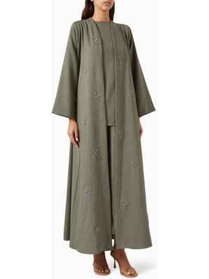 HQ Travels Dört Parça Işlemeli Abaya Seti Rahat Şıklık ve Günlük Kullanım Için Ideal