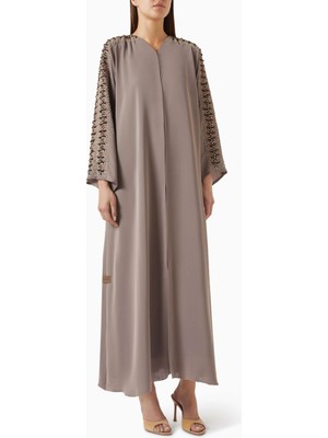 Rauaa Official Minimalist Kesim Nakışlı Abaya Konforlu V Yaka ve Uyumlu Sheila ile Şık Görünüm