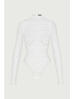 American Rag Cie Şık Lace Mockneck Bodysuit - Esnek Dantel Tasarımıyla Kadın Modası
