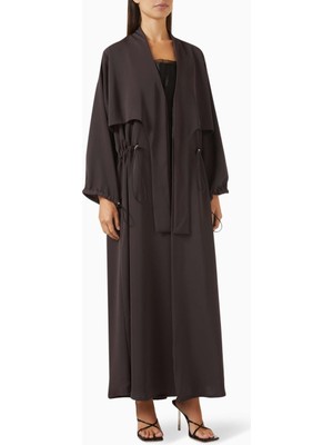 Beige Collection Modern Çizgili Abaya ile Konfor ve Şıklığı Bir Arada Yaşayın