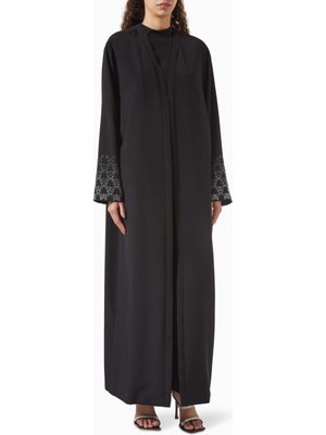 Mcm Şık Ipek Karışımlı Abaya ile Zamansız Tasarım ve Zarif Detaylar