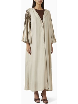Beige Collection Işlemeli Abaya ve Sheila Seti ile Şıklığınızı Tamamlayın ve Rahatlığın Keyfini Çıkarın