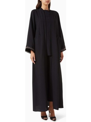 HQ Travels 4 Parça Nakışlı Abaya Seti ile Rahat ve Şık Seyahat Gardırobu Oluşturun