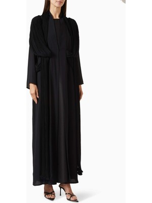 Beige Collection Modern Şıklık ve Zarafet Sunan Fırfırlı Abaya Seti ile Her Ortama Uygun Stil