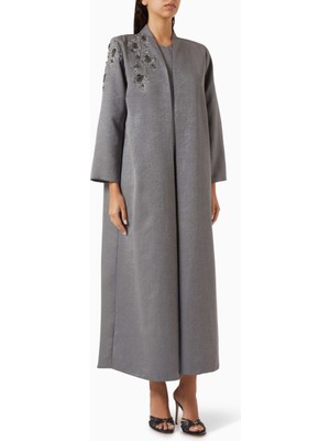 Ruya Studio Şıklığı ve Konforu Bir Arada Sunan Boncuk Işlemeli Abaya Modası