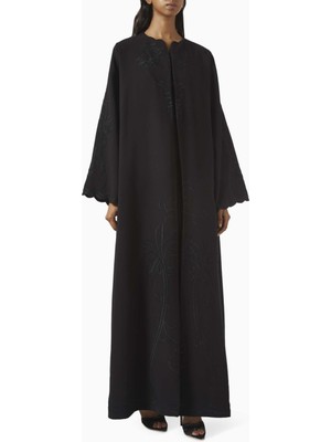 Hessa Falasi Şık ve Modern Tonal Nakışlı Abaya Rahat Kesim ile Gününüzü Şenlendirin