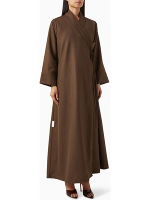 Hessa Falasi Konforlu ve Şık Wrap Abaya Kullanışlı Tasarımı ile Günlük ve Özel Günler Için Ideal Seçim