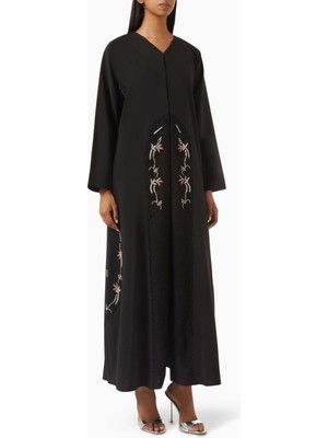 Rauaa Official Göz Alıcı Boncuk Detaylı Abaya ile Şıklığı ve Konforu Deneyimleyin