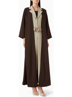 Beige Collection Şık Uzun Kollu Abaya ve Sheila Modelleri ile Rahat ve Zarif Kullanım Sunar