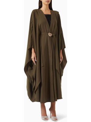 Beige Collection Ayarlanabilir Bel Kemeri ve Kaftan Kollu Abaya ile Sheila Hedersiz Şıklık ve Rahatlık