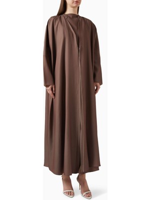 Al Mraikn Şıklığı ve Zarafeti Yansıtan 3 Parça Abaya Seti ile Modest Moda Deneyimi