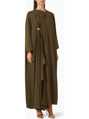 Beige Collection Asimetrik Abaya Modern Şıklık Için Metal Detaylarla Güncellenmiş Tasarım