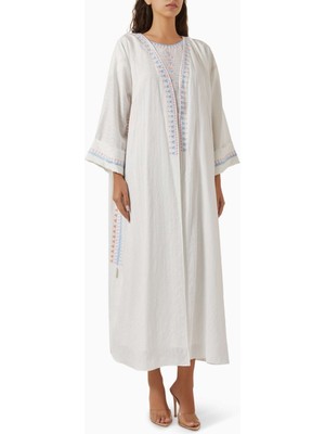 Maisoon Şık Nakış Detaylı Abaya Setiyle Zarif ve Kendine Güvenen Modest Moda Deneyimi