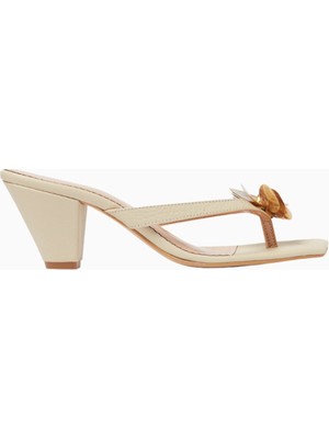 Vanina Fleur 55, Çiçek Detaylı Deri Thong Mule Sandalet, Zarif Off-White