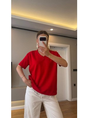 Butik V Yaka Rahat Kesim Likralı Kadın T-Shirt / Günlük Basic