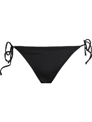 DeFacto Siyah Regular Fit Bikini Altı T3670AZ24SM Kadın İçin Rahat Tasarım ve Şık Detaylar