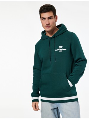 Koton Kapşonlu Uzun Kollu Çizgili Kanguru Cepli Baskılı Sweatshirt
