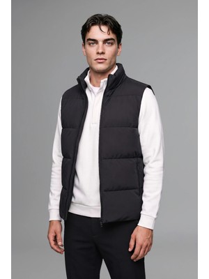 DeFacto Su Geçirmez Slim Fit Dik Yaka Astarlı Fermuarlı Suni Deri Şişme Yelek H1726AX26AU