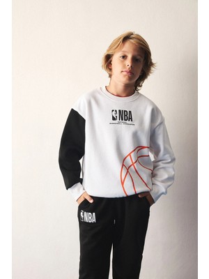 DeFacto NBA Bisiklet Yaka İçi Yumuşak Tüylü Kalın Kumaş Sweatshirt Erkek Çocuk I2196A826WN