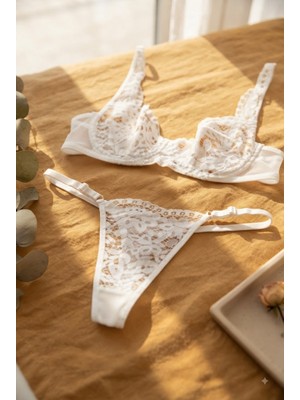Maizen Beyaz Çiçekli Bralet Sütyen Takımı Tanga Külotlu Kadın Iç Çamaşırı Seti R1010505