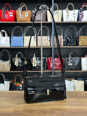 V'SHINE Model 3105 - Örgülü Kapaklı Çanta - Siyah Rugan