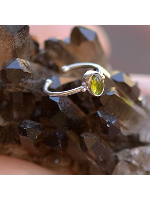 Taş Sandığı Peridot Taşı Gümüş Yüzük - Ayarlamalı