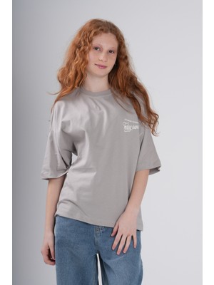 Haykids Kız Çocuk Sırtı Ayıcık ve Anahtar Baskılı Oversize T-Shirt – "today Awesome" Salaş Tişört