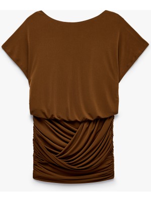 Koton Slim Fit Sırt Detaylı Bisiklet Yaka Kısa Kollu Drapeli Mini Abiye Elbise