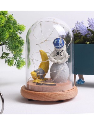 Özka Leather Hediyelik On The Space Temalı Oturan Astronot Figürlü Ahşap Fanus