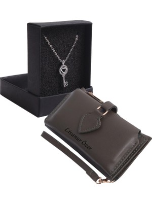 Özka Leather Kişiye Özel Haki Renk Maça Model Cüzdan & Beyaz Anahtar Kolye Set - Anahtarlık Hediyeli!