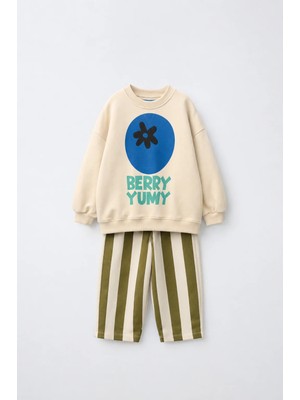 Magu Çocuk Yaban Mersini Baskılı Ekru Sweatshirt ve Yeşil Çizgili Eşofman Takımı