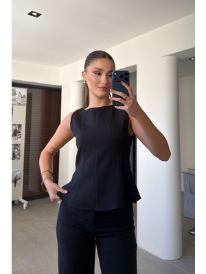 Magarde Peplum Detaylı Yandan Fermuarlı Bluz- Siyah