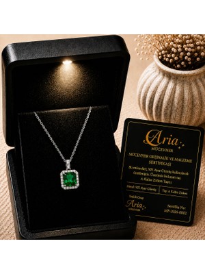 Eva's Jewellery Diamonds Zümrüt Kolye Prenses Kesim, 925 Ayar Gümüş 18 Ayar Gerçek Altın Kaplama, Işıklı Hediye Kutulu ve Sertifikalı
