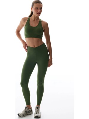 Penti Koyu Yeşil Stretch360 Orta Destek Çıkarılabilir Pedli Zero Feel Spor Sütyeni