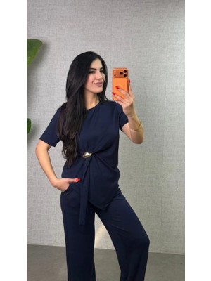 Palmira Demir Kadın Kısa Kollu Bisiklet Yaka Yandan Toka Detaylı Viskon Iki Iplik Bluz ve Pantolon Ikili Takım - Lacivert / S-M