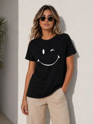 Palmira Demir Minimal Gülümseyen Yüz Baskılı Tişört Kısa Kol Yazlık T-Shirt - Siyah - Siyah / 2xl